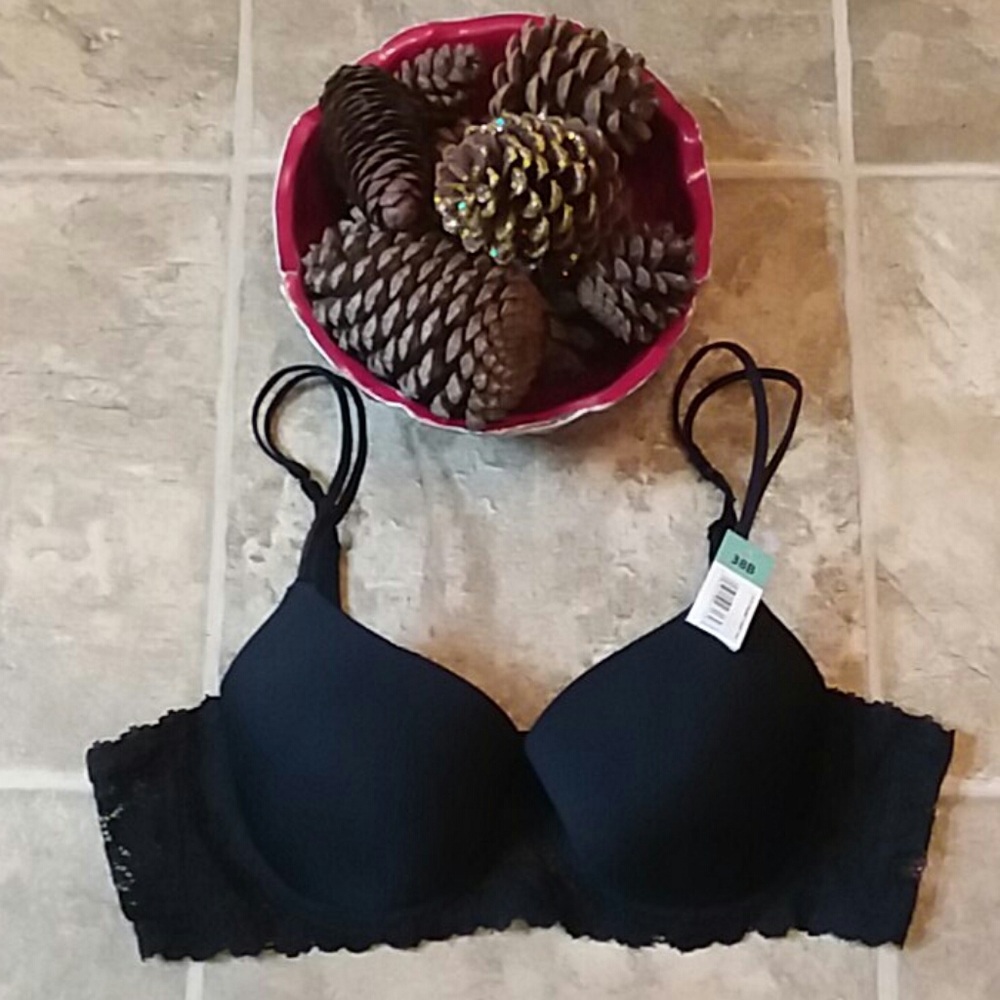 NWT, No Boundaries Black T- Shirt Bra Size 38B